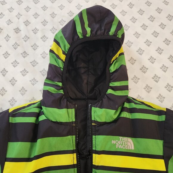 The North Face Reversible Jacket 550 for a Boy Size 5T - Picture 7 of 11